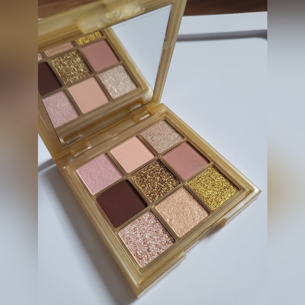Huda Gold Obsessions Palette